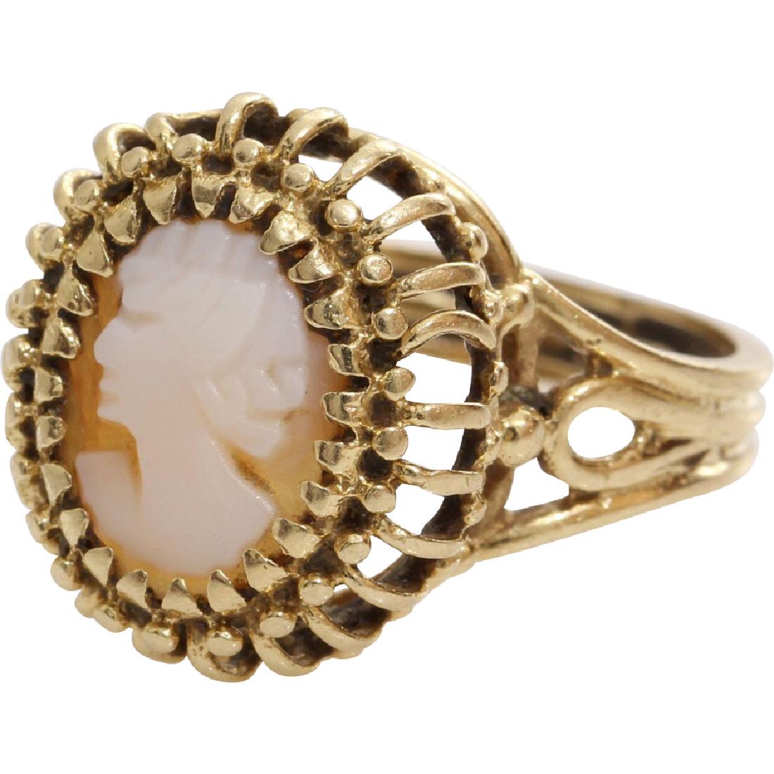 Retro Cameo Ring | 14K Yellow Gold Shell | Vintage (1 of 9)