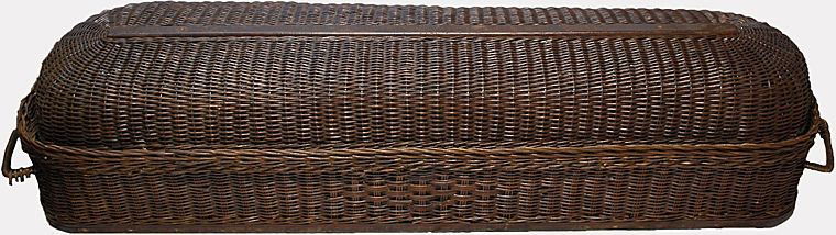 Wicker Coffin Casket 1890's Funeral Home Collectible: Well now hereÕs a useful item , something we could all use sooner or later! Fresh from a Rockland Maine Estate sale. The wicker Casket dates to the 1890Õs.These were used to display the body for the