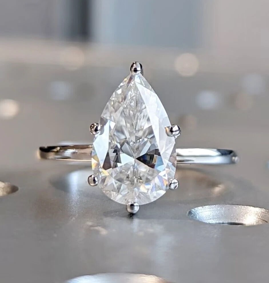 RARE 10 Ct Off White Treated Diamond Ring, 925 Silver, Excellent Luster (1 of 3)