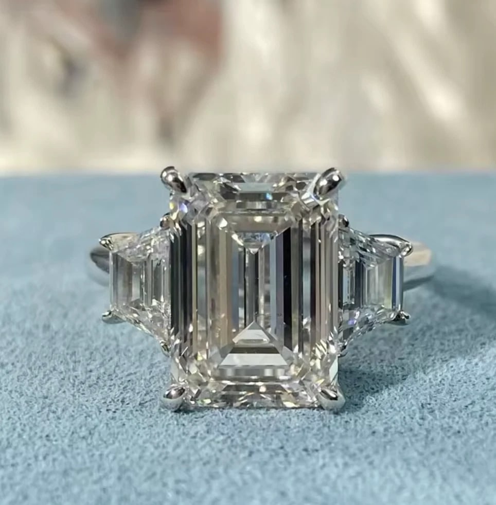 7.50 Ct Treated Off White Lab Diamond Solitaire Ring In 925 Silver. Certified: 7.50 Ct Treated Off White Lab Diamond Solitaire Ring In 925 Silver. Certified - Ring Size US 7