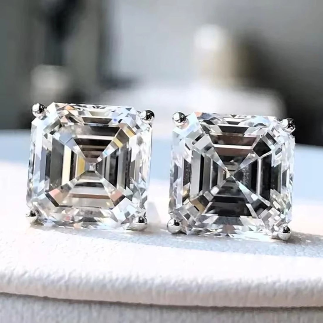 Rare 20 Ct Treated Certified Off White Diamond Solitaire Stud Earrings In 925 Silver (1 of 3)