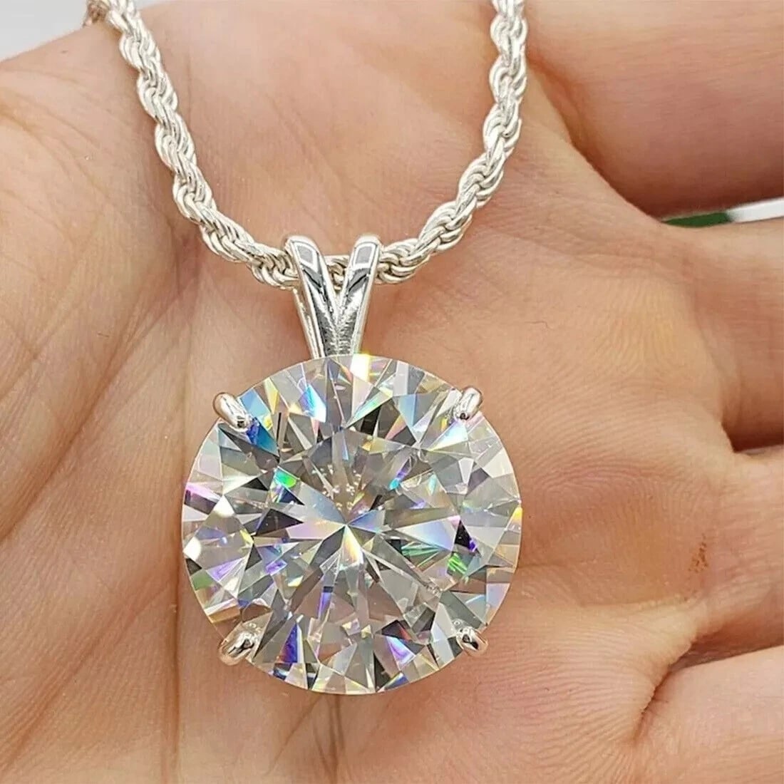 12 Ct Certified Treated Off White Diamond Solitaire Pendant In 925 Silver.: 12 Ct Certified Treated Off White Diamond Solitaire Pendant In 925 Silver.