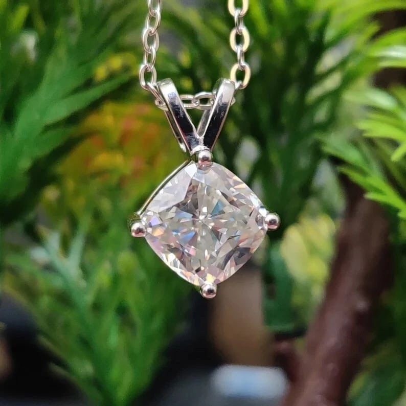 5 Ct Treated Off White Diamond Solitaire Pendant 925 Silver Pendant (1 of 2)