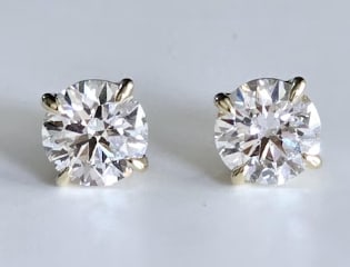 Certified Natural Diamond 4 Carat E VVS1 Round Cut 14kt Solid Yellow Gold Earrings (1 of 3)