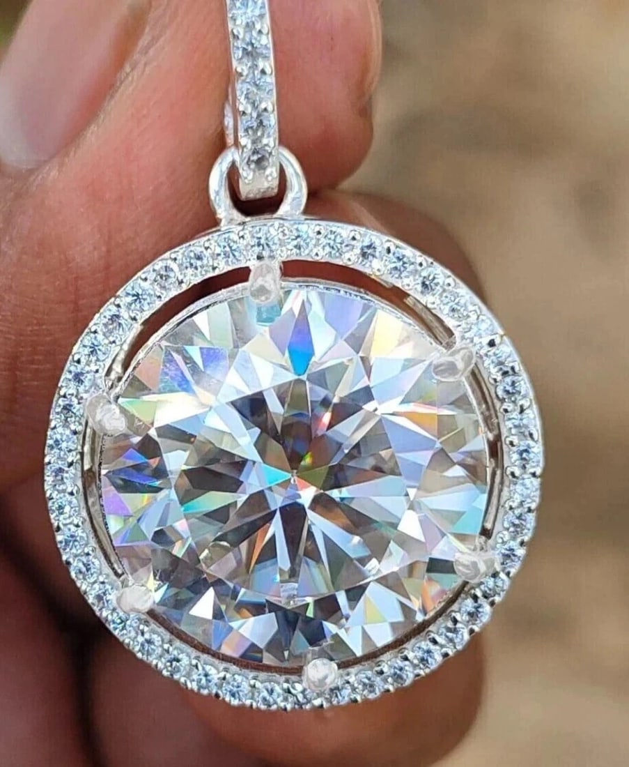 16 Ct Off White Treated Diamond Pendant With Accents VVS1 Certified ! Ideal Gift: 16 Ct Off White Treated Diamond Pendant With Accents VVS1 Certified ! Ideal Gift