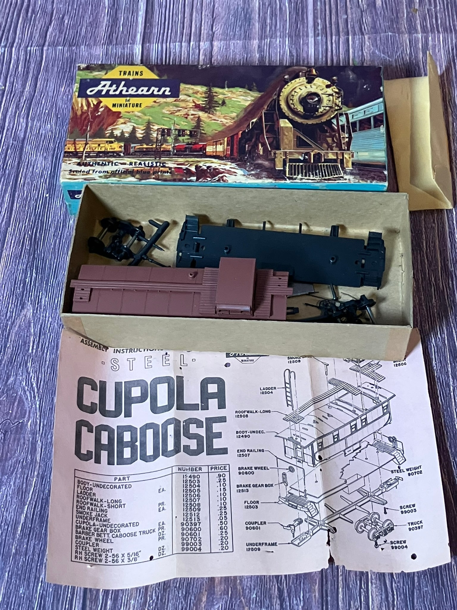 Athearn Cupola Caboose Train Car: Athearn Cupola Caboose Train Car