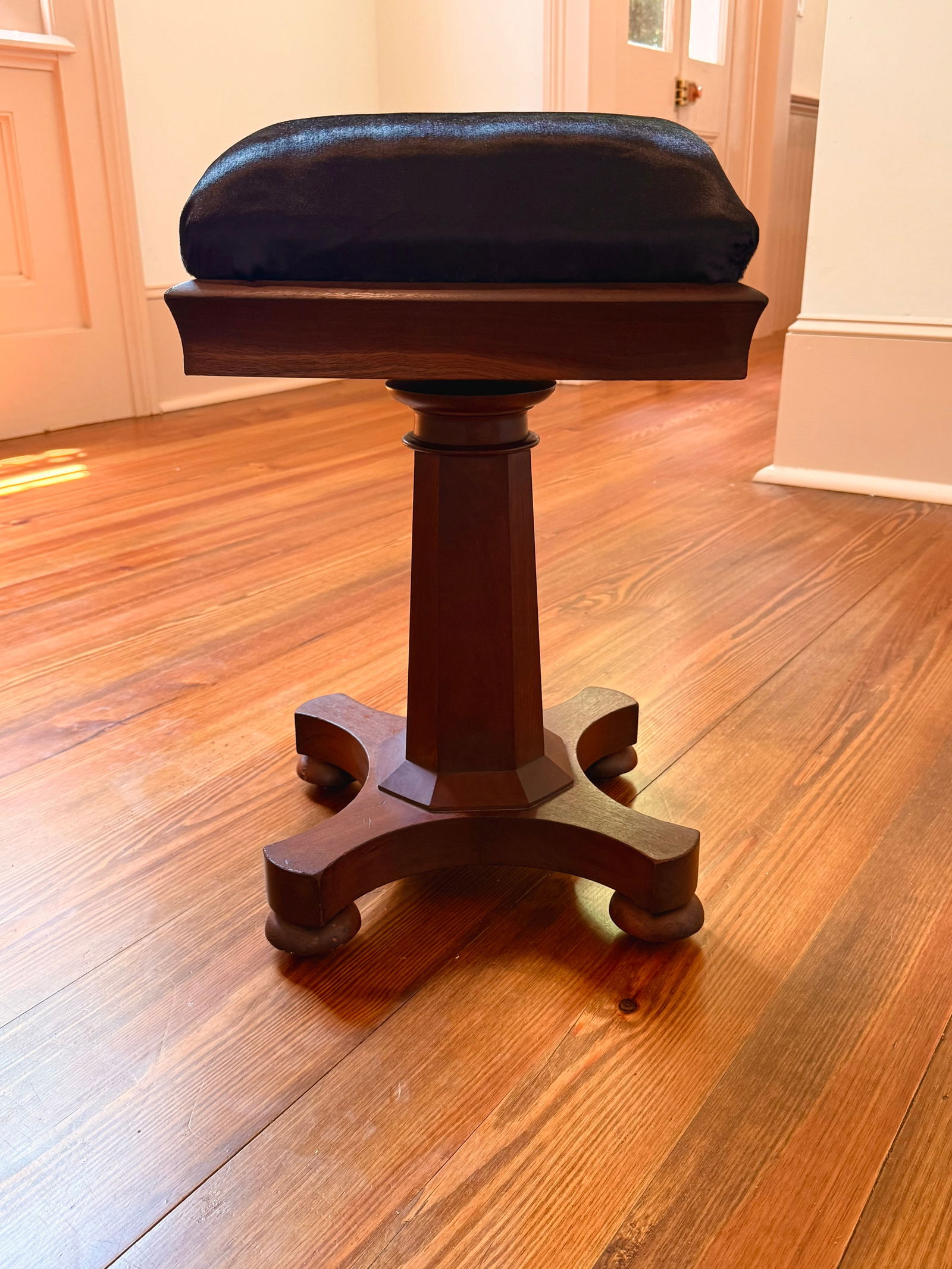 Meeks Mahogany Piano Bench c. 1840 (1 of 7)