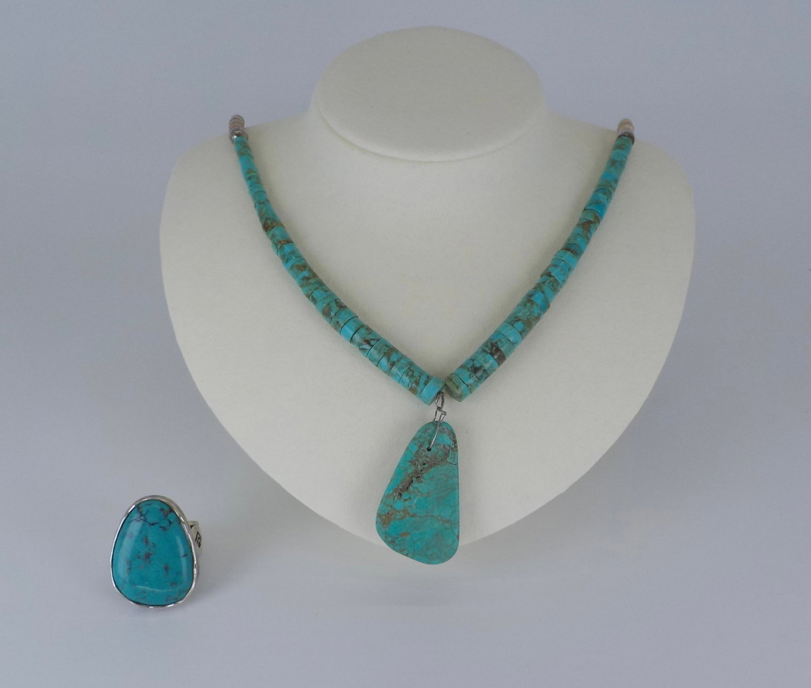 Turquoise & Sterling Silver Necklace & Ring Set: Turquoise & Sterling Silver Necklace & Ring Set