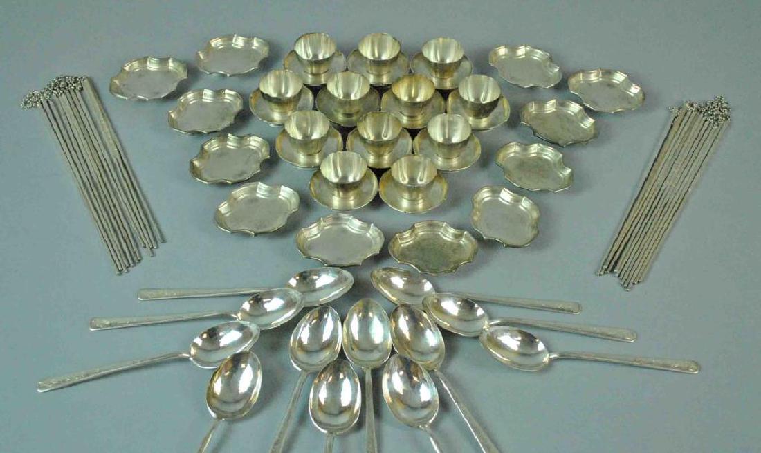 (60) PIECE CHINESE EXPORT SILVER TABLE ARTICLES (1 of 11)