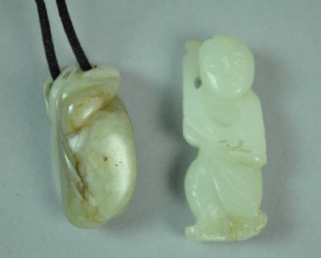 (2) CHINESE JADE MINIATURE CARVINGS (1 of 2)