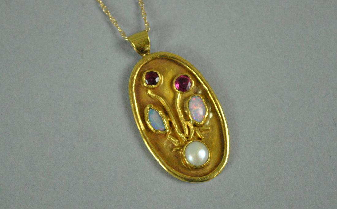 22K GEMSTONE PENDANT ON CHAIN (1 of 2)