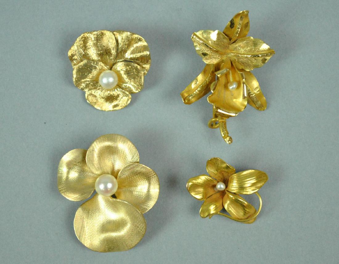 (4) GOLD FLORAL PINS (1 of 2)