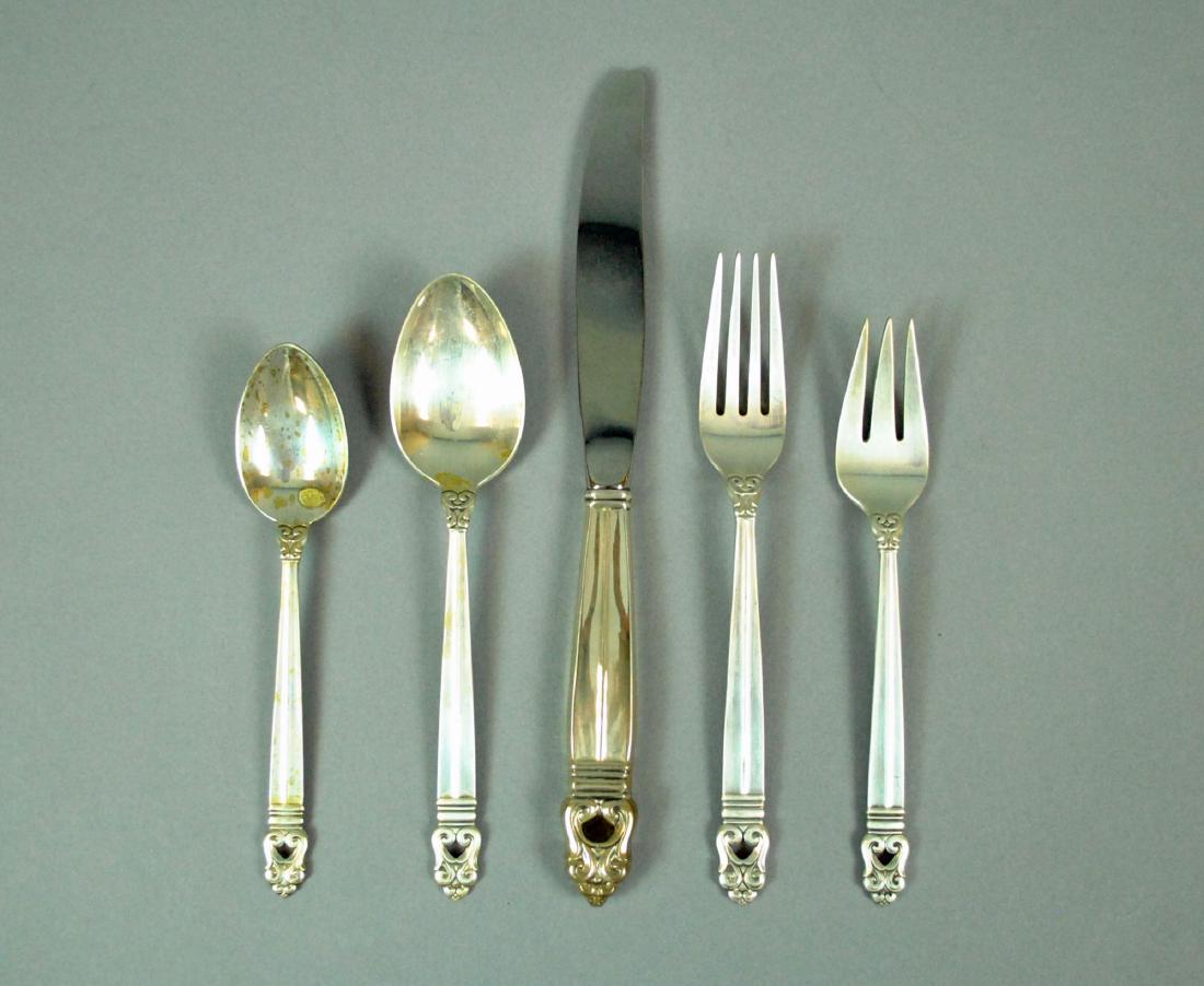 (60) PIECE INTERNATIONAL STERLING FLATWARE SERVICE (1 of 1)