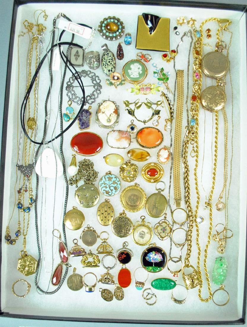 (80+) COSTUME JEWELRY GROUP INCLUDING SOME SILVER (1 of 7)