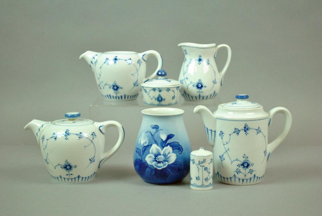 (8) PIECE BING & GRONDAHL TABLEWARE GROUP (1 of 1)