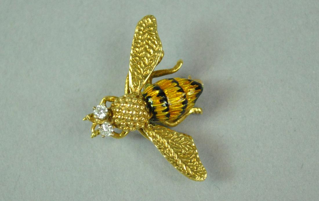 18K ENAMEL & DIAMOND BEE PIN (1 of 3)