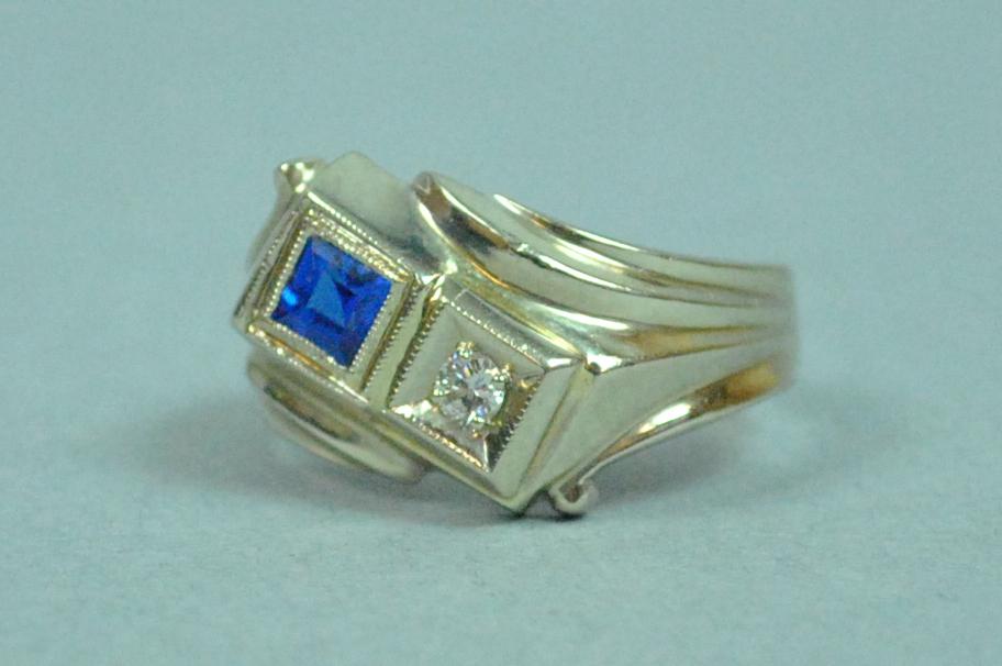 GENT'S DIAMOND & BLUE STONE RING (1 of 4)