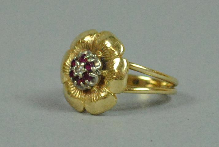 14K DIAMOND & RUBY FLOWER RING (1 of 4)