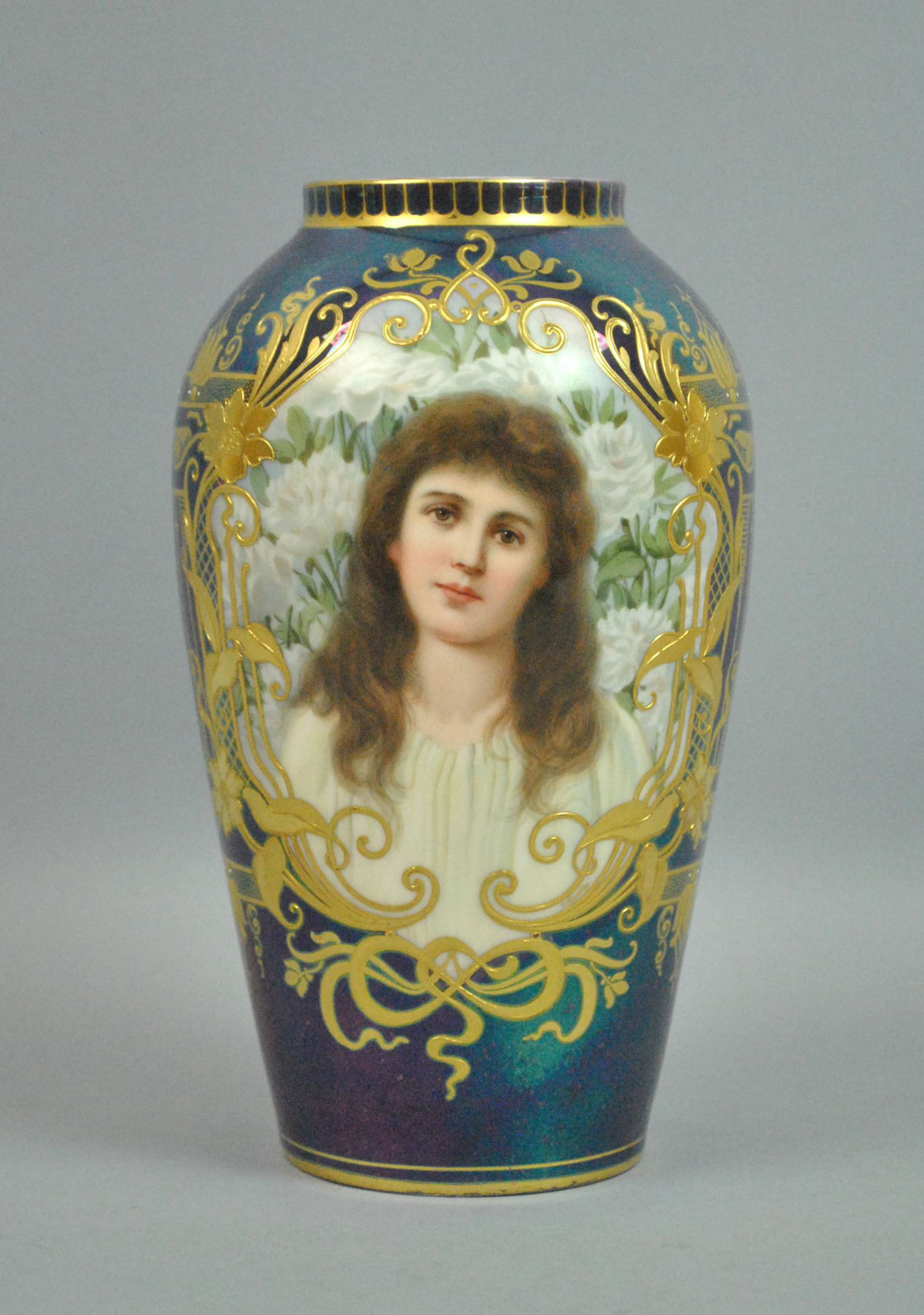 ROYAL VIENNA PORTRIT VASE (1 of 5)