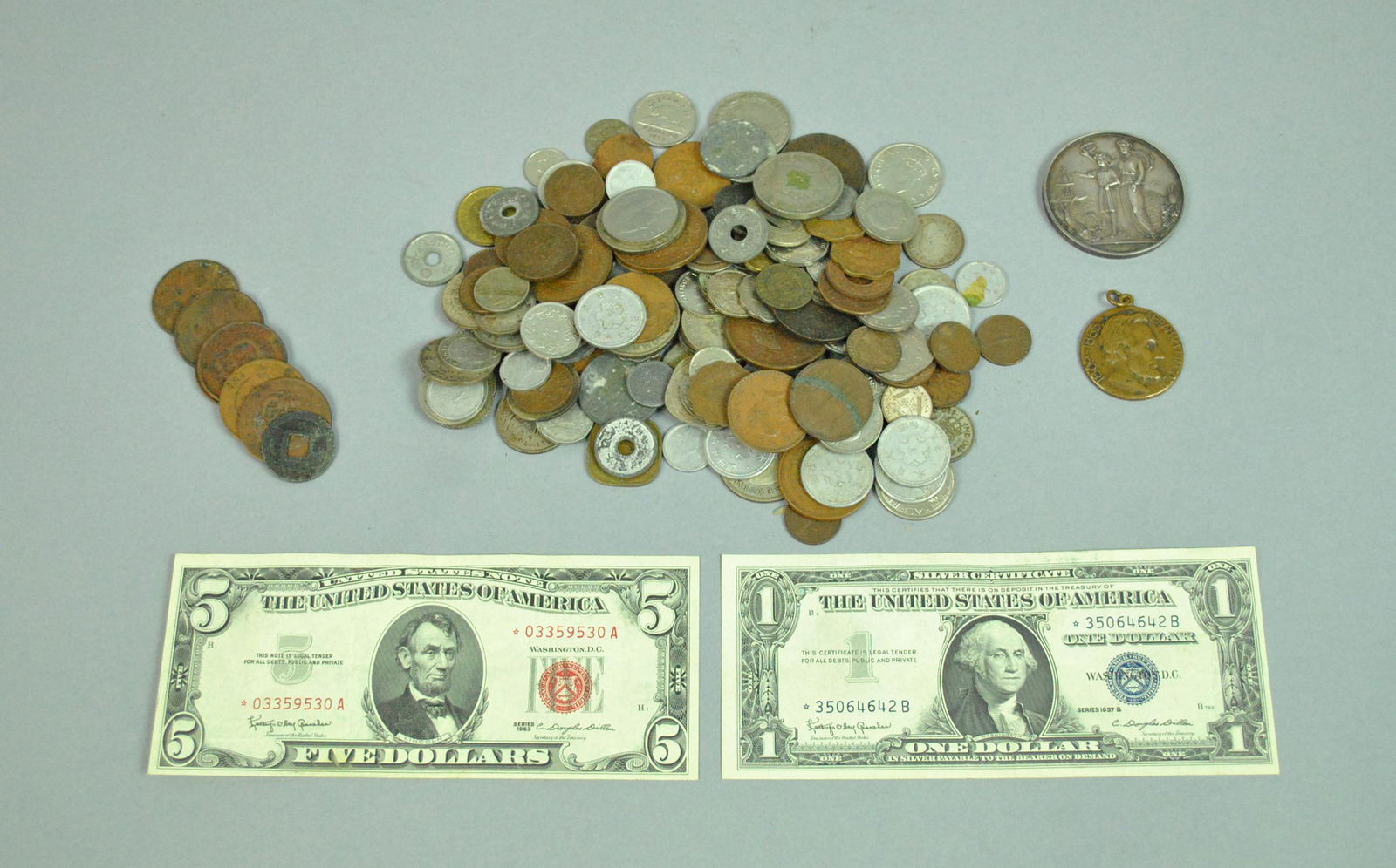 DIVERSE US & FOREIGN COIN, MEDALS & NOTES GROUP (1 of 11)