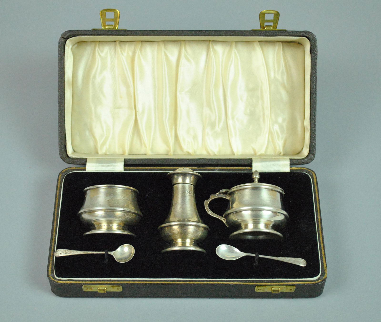 (5) PIECE BOXED ENGLISH STERLING CONDIMENT SET (1 of 3)