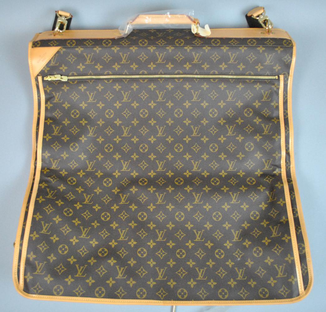 LOUIS VUITTON MONOGRAM GARMENT BAG (1 of 10)