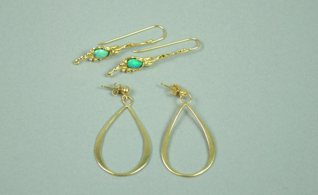 (2) PAIRS 14K EARRINGS (1 of 2)