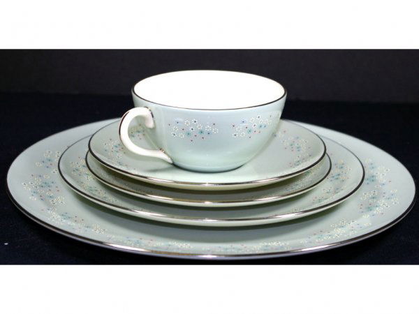 30-PIECE LENOX CHALET DINNERWARE SET: comprising six each dinner plates, salad plates, bread plates, cups and saucers, all in blue ground with delicate floral border and silver rim