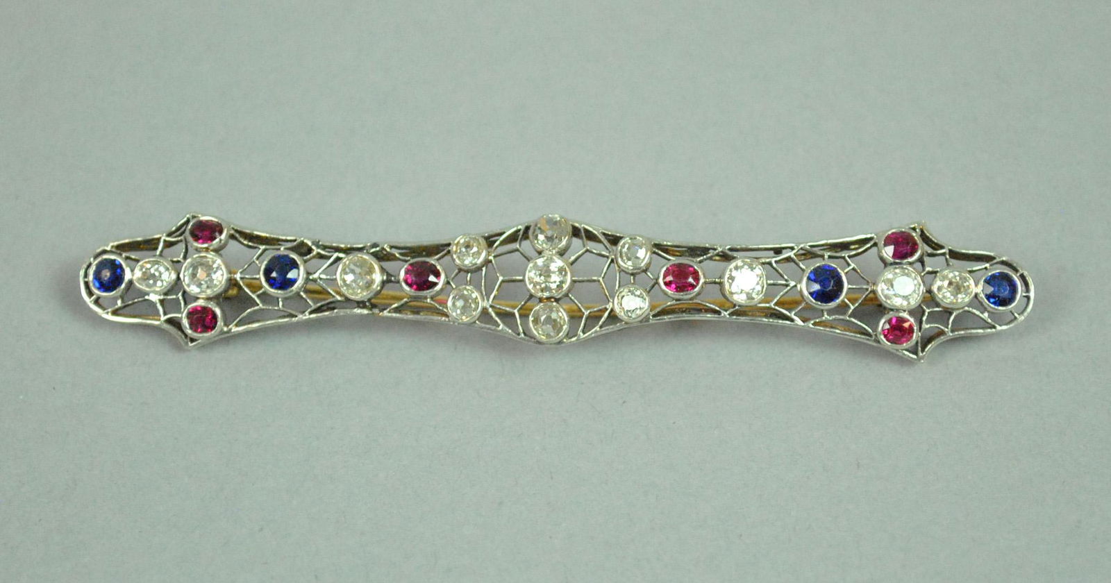 ART DECO PLATINUM TOP GEMSTONE FILIGREE BAR PIN (1 of 2)