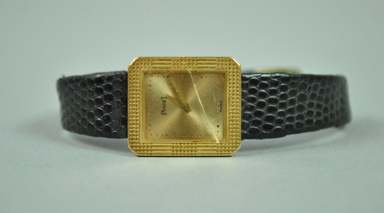 LADIES PIAGET 18K GOLD CASE WATCH (1 of 3)