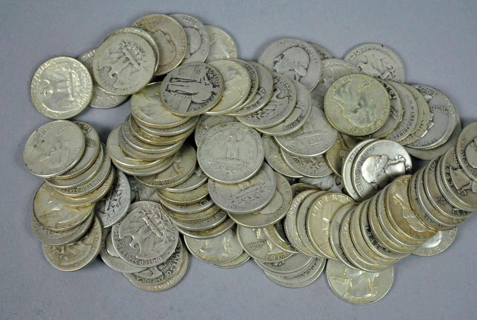 100+ US SILVER QUARTER COINS (1 of 1)