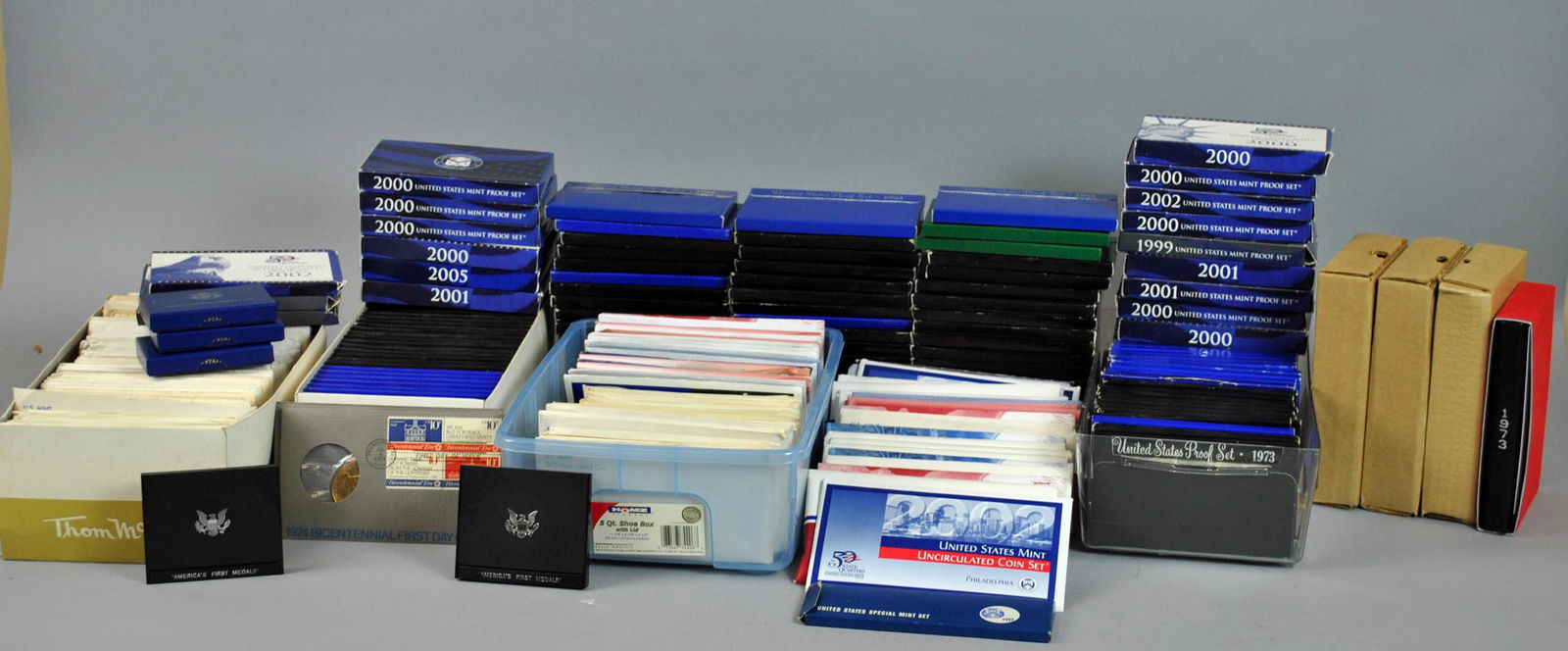 LARGE GROUP 269 US UNCIRCULATED & PROOF COIN SETS (1 of 1)