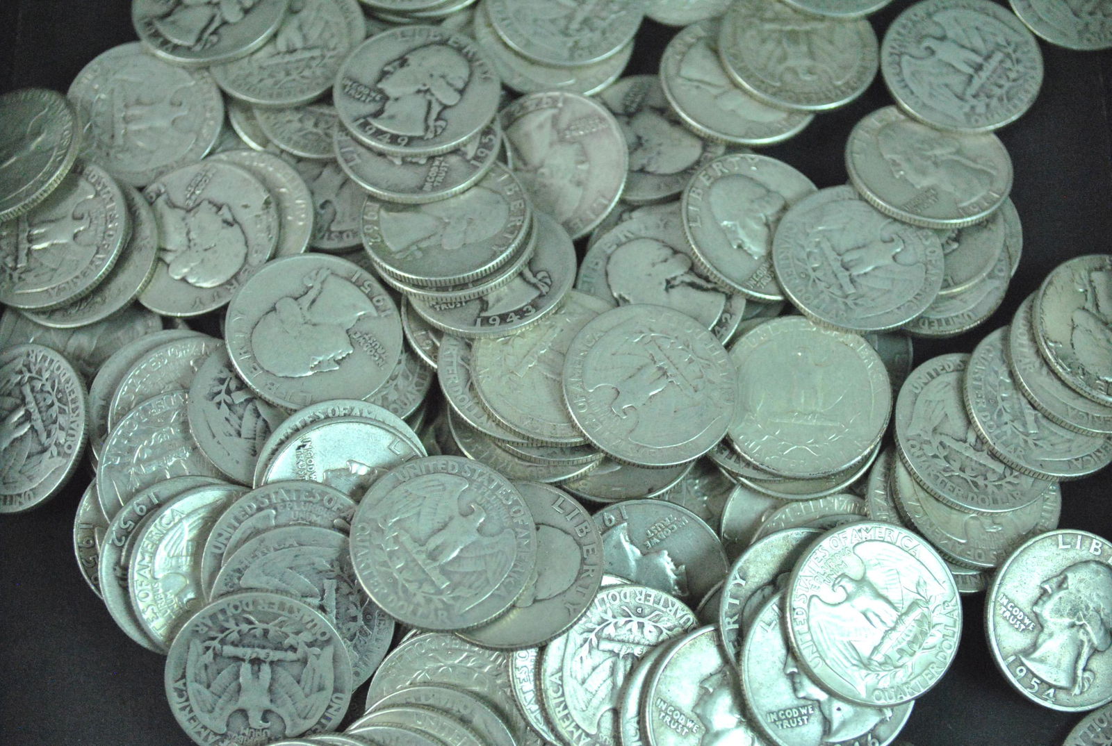 145+ US SILVER QUARTERS - MOSTLY WASHINGTON'S (1 of 1)