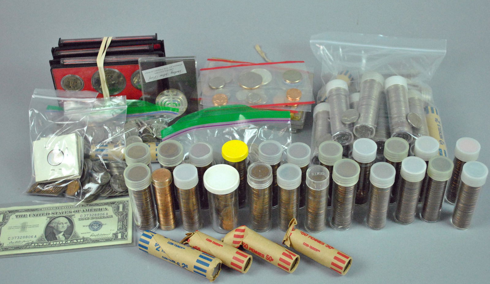 LARGE ESTATE GROUP OF MIXED US COINS & SETS (1 of 1)