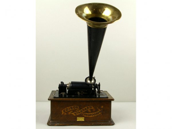 EDISON STANDARD CYLINDER PHONOGRAPH: with two horns and 18 cylinders rolls