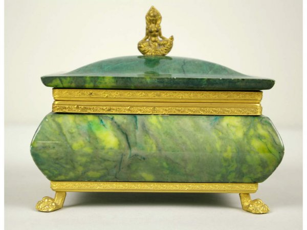ORMOLU-MOUNTED ALABASTER TRINKET BOX: with figural finial, on paw feet, 3x6in.