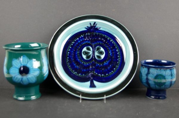 3-PIECE ARABIA FINNISH POTTERY GROUP: including two floral-decorated bulbous vases, marked "Arabia, Finland, HLA/PR", tallest 7in., and a 13" charger, marked "Arabia, Finland, GOG/KO"