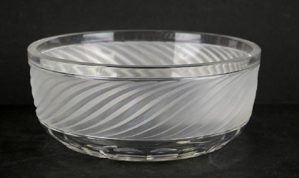 VAL ST LAMBERT FROSTED CENTER BOWL, 9in.