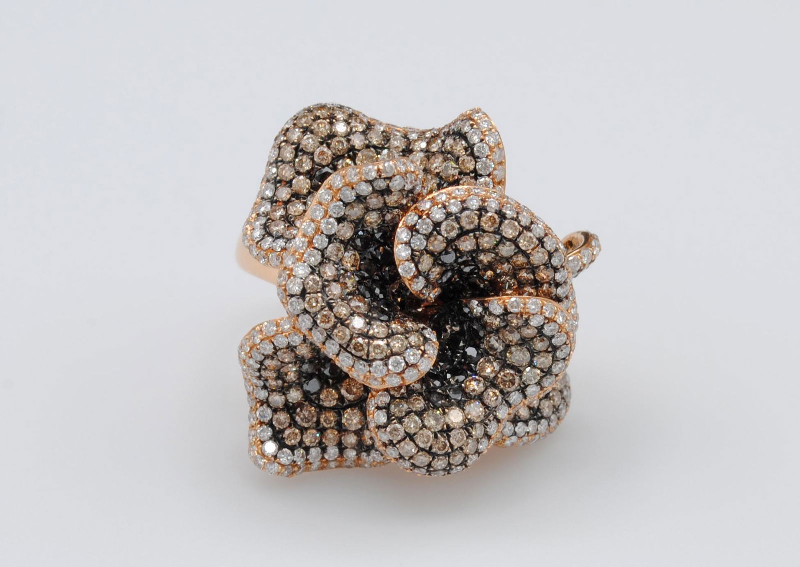 ITALIAN 18K FLOWER FORM TRICOLOR DIAMOND RING (1 of 7)