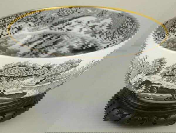 SPODE ITALIAN BLACK TRANSFER CENTER BOWL: with detached carved wooden pedestal, 4x9in.