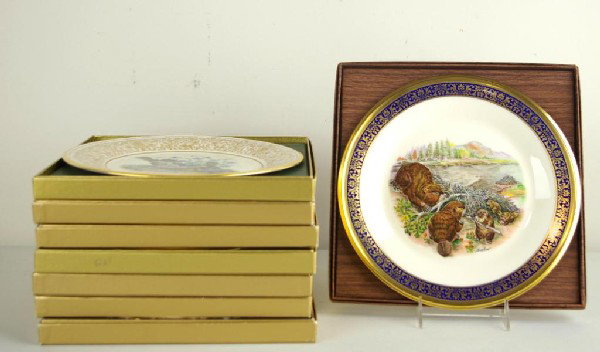 EIGHT LENOX BOEHM COLLECTOR PLATES: including seven Bird Series plates and one Woodland Wildlife plate 'Beavers'