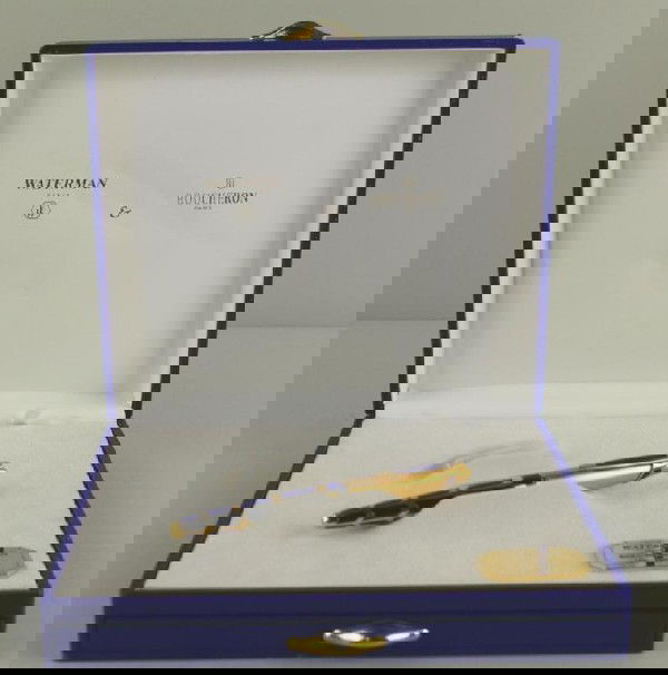 WATERMAN SIGNÉ BOUCHERON FOUNTAIN PEN: marked "Waterman / Boucheron / Paris / 1981 / 18K / 750", in original presentation box with paperwork