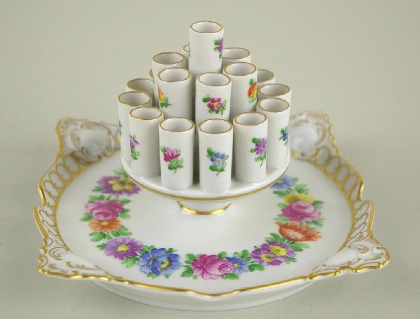 CARL THIEME DRESDEN PORCELAIN CIGARETTE HOLDER: in floral motif with gilt trim, 3.5x7in.