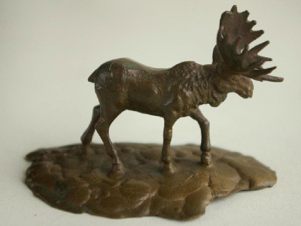 BRONZE MOOSE MINIATURE PAPERWEIGHT: marked Tiffany Studios New York, 2x3in.
