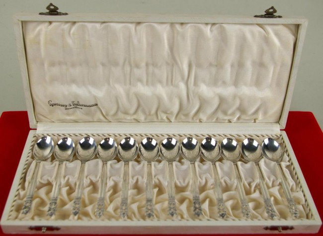 SET OF 12 GEORG JENSEN STERLING DEMITASSE SPOONS i: SET OF 12 GEORG JENSEN STERLING DEMITASSE SPOONS in acorn pattern, marked "Georg Jensen Sterling Denmark", in original presentation box