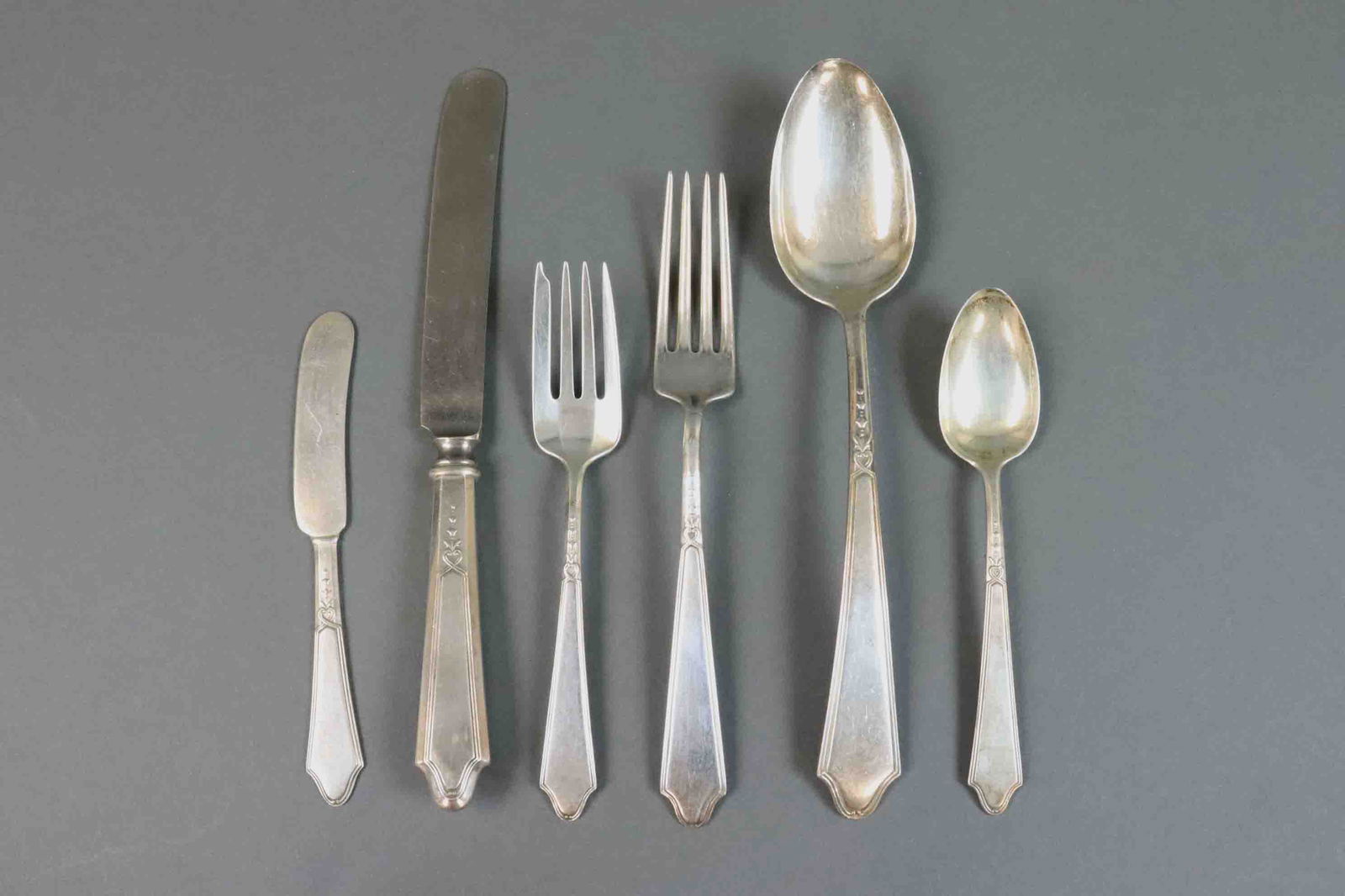 (63) PIECE LUNT STERLING FLATWARE SERVICE (1 of 1)