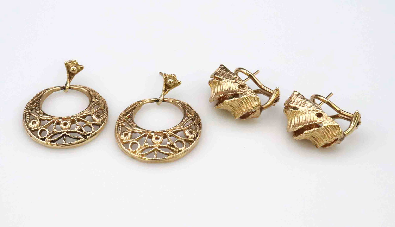 (2) PAIRS 14K EARRINGS (1 of 1)