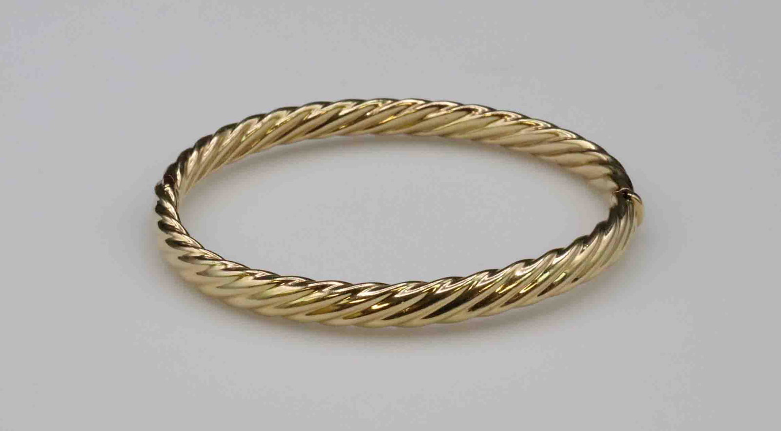 ITALIAN 14K HINGED BANGLE BRACELET (1 of 2)