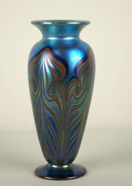 VANDERMARK ART GLASS VASE