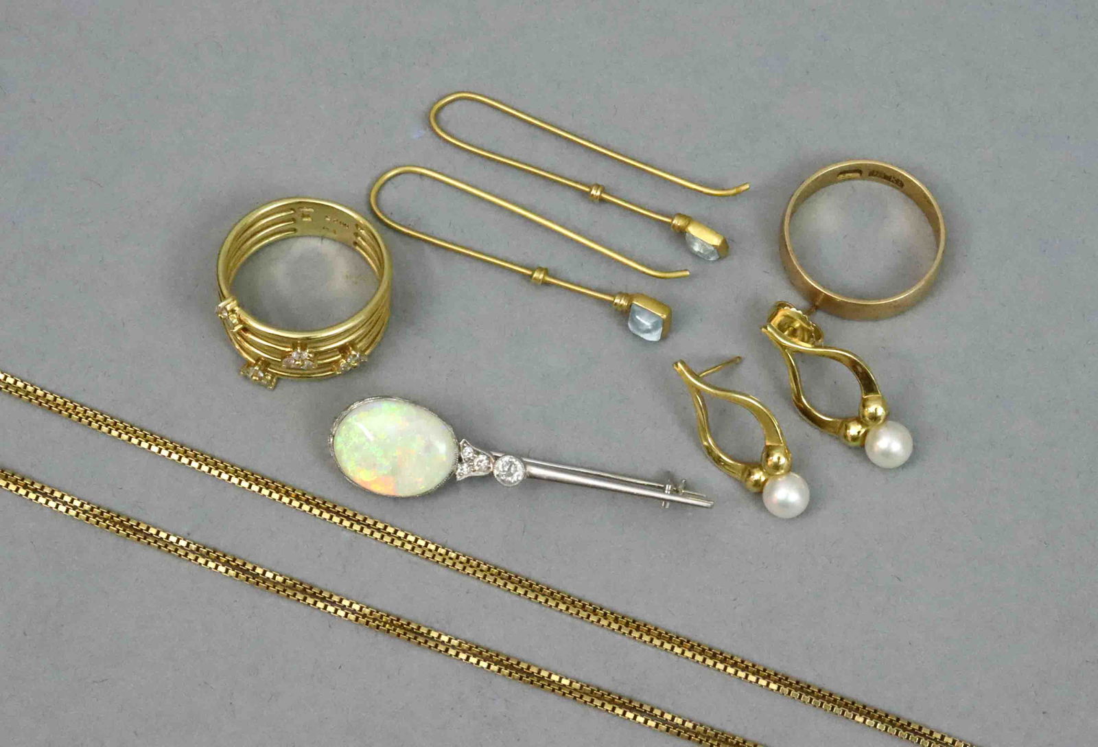 (6) PIECE 18K JEWELRY GROUP: including an opal (13x10mm) and diamond (0.15ctw) staff pin, length 1.75in., a diamond (0.24ctw) stack type ring, height 10mm, size 6.25, a yellow gold band, height 5mm, size 6.5, a 24in. box link nec